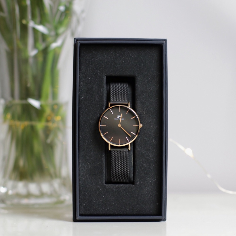 Daniel Wellington Classic Petite Ashfield 32MM NWT